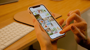 無料でお試しできるスワイプ型LP作成ツールのアイキャッチ画像。